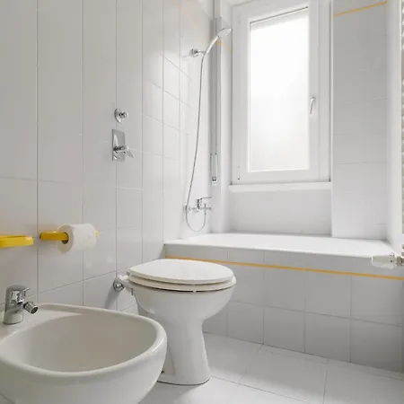 Guesthost - Comfy M2 Udine