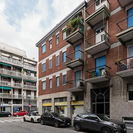 Guesthost - Comfy M2 Udine Apartament *