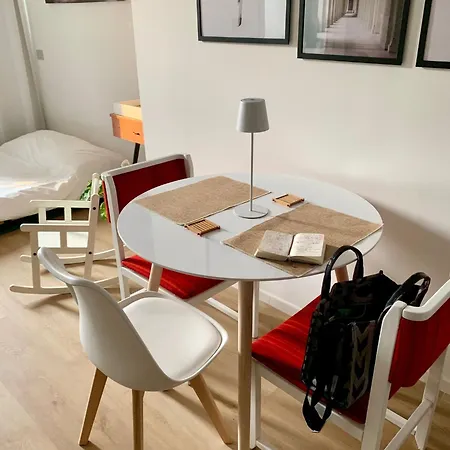 Mylo's -15 Minutes From The Duomo, Ieo, Prada *