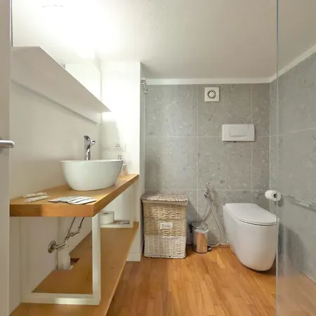 Homeby, Loft Nicholas *