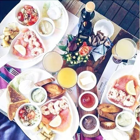 Pandenus Guest house