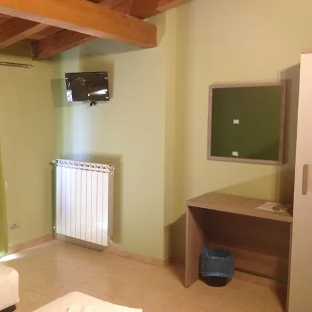 Mrhostel