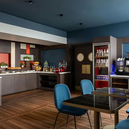 Отель Sheraton San Siro 4*