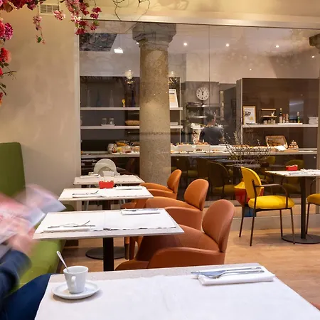 جينيوس داون تاون 3*