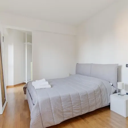 Guesthost - Bright M1 Precotto * ミラノ