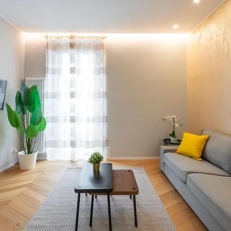 B - Modern Elegance For 4 People *