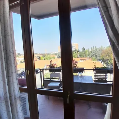 Large Bright - Strategic Location Daire *