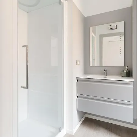 Appartement Guesthost - Modern Precotto *