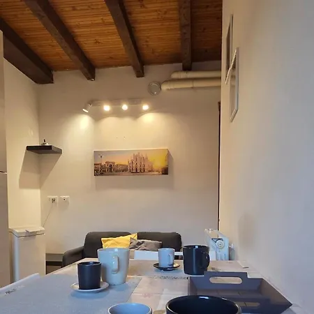 Dima's Navigli Center Милан