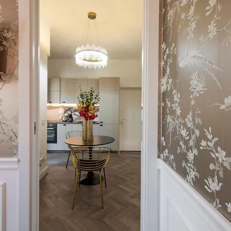 B - Diamond In The Center Apartman