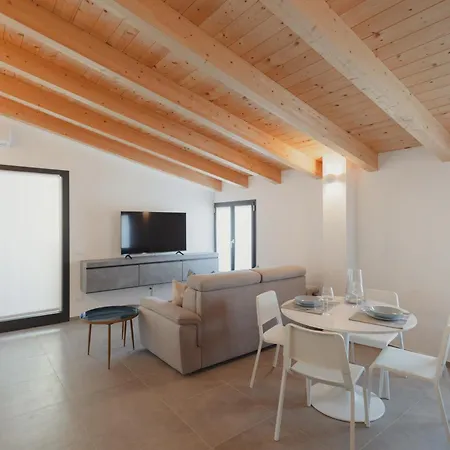 Gohost - The Corridor Near The Station شقة ميلان