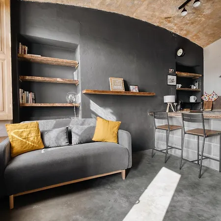 Nyc-style Industrial On Navigli Lejlighed