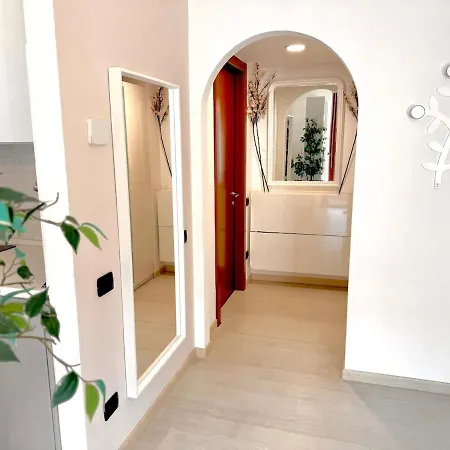 Live House-attico, Ampio E Luminoso Monolocale