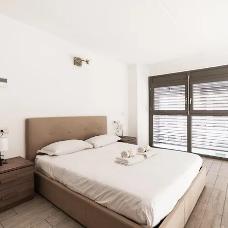 Youhosty - Bruno Maderna 17 Duplex Lejlighed *