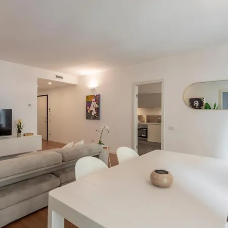 B - Elegant With Terrace & Gym * Milan