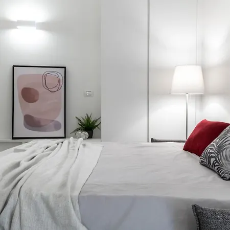 Joivy Elegant In The Centre Of *