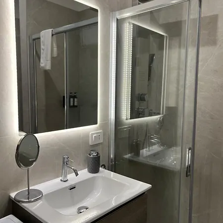 Regina24 Luxury - Elegante A Porta Venezia, 5 Min Dalla Metro *