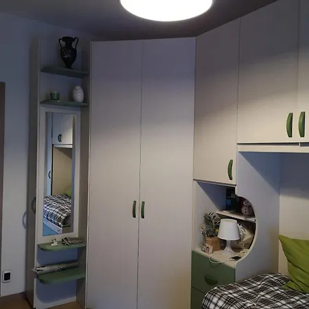 Large Bright - Strategic Location *