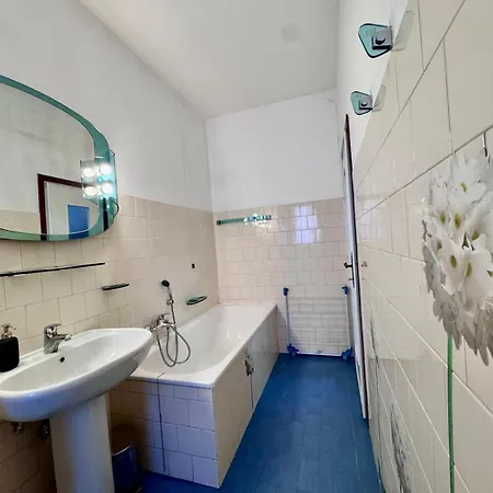 Appartement Kibilu - Via De Ruggiero Milaan