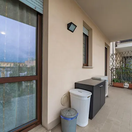 Apartament 10 Minutes From Bocconi, Elegance And Comfort Mediolan