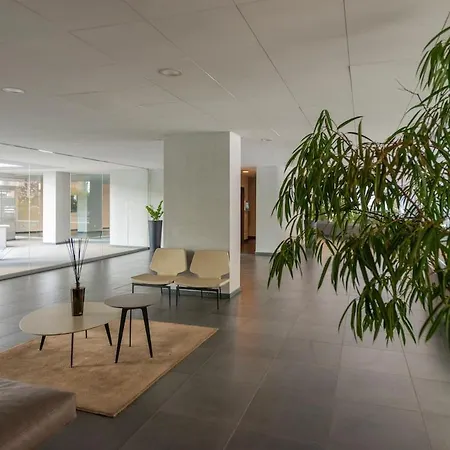 Appartement B - Elegant With Terrace & Gym *