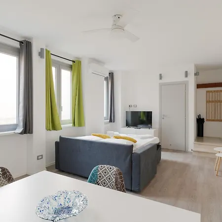 Guesthost - Modern Precotto Milan