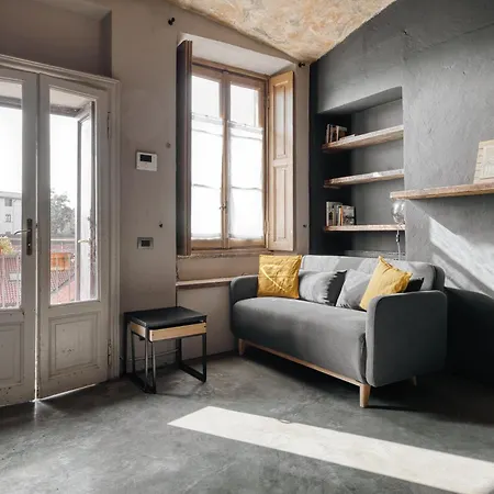 Nyc-style Industrial On Navigli Milano