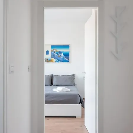 Apartment Nest Terrace Next To Frattini Metro Stop Mailand