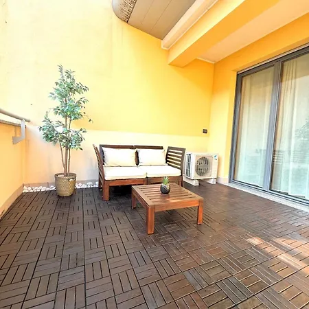 Appartement Live House-attico, Ampio E Luminoso Monolocale