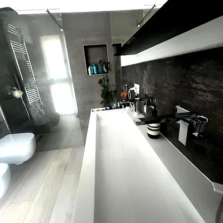 Urban Oasis - Two-room Apartment! 米兰