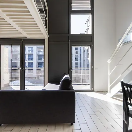 Youhosty - Bruno Maderna 17 Duplex Milaan