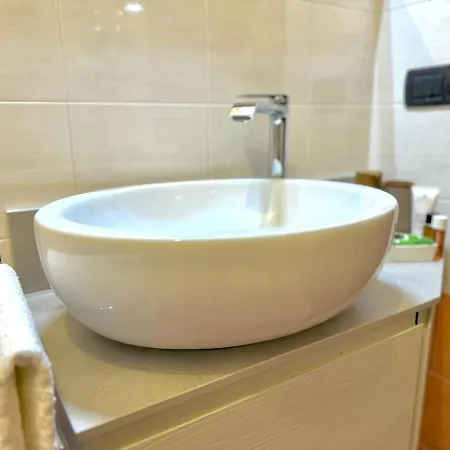 Apartament Live House-attico, Ampio E Luminoso Monolocale *