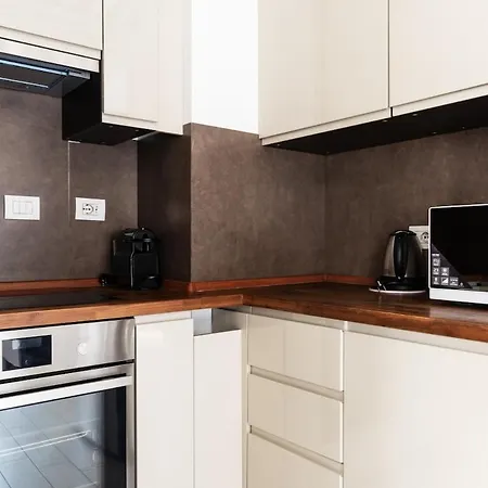 Youhosty - Bruno Maderna 17 Duplex Milaan