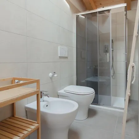 Gohost - The Corridor Near The Station Apartment Mailand