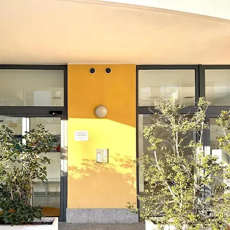 Live House-attico, Ampio E Luminoso Monolocale