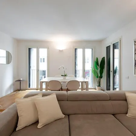 Appartement B - Elegant With Terrace & Gym *