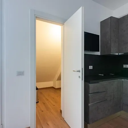 Nest Terrace Next To Frattini Metro Stop 아파트 밀라노