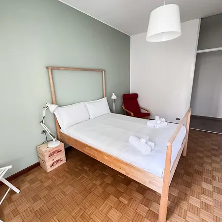 Monte Cristallo - Isola And Station Milan