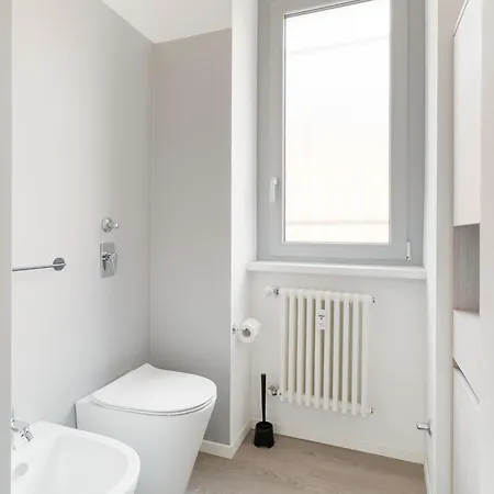 Guesthost - Modern Precotto ميلان