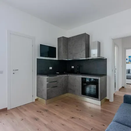 Nest Terrace Next To Frattini Metro Stop 아파트 *