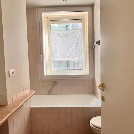 Dimora Del Ficus Centro Apartamento Milão