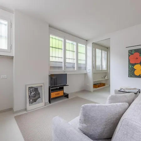 The South, Center, Arco Della Pace *