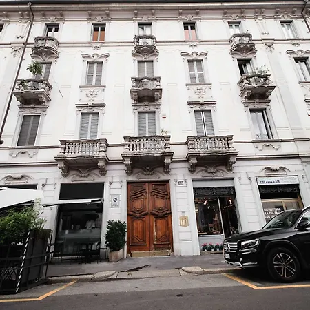 Bright Flat In The Heart Of Porta Venezia *
