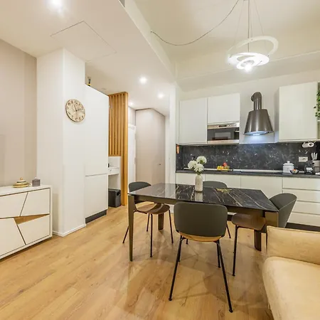 Heritage 400 Mt From Duomo Milán