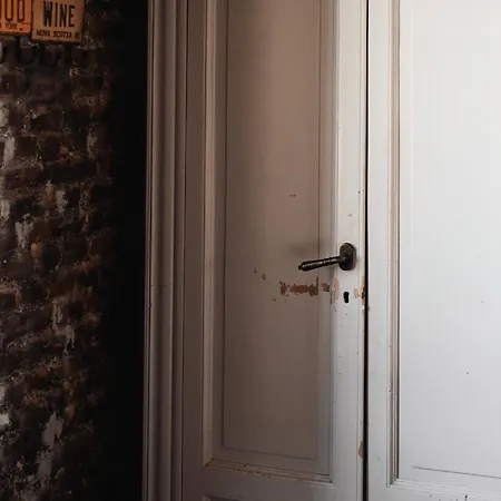 Nyc-style Industrial On Navigli *