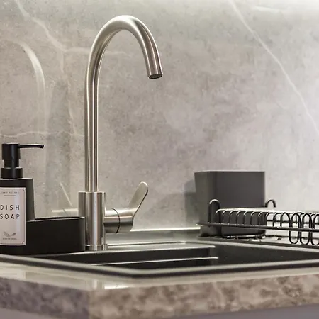 Apartamento Regina24 Luxury - Elegante A Porta Venezia, 5 Min Dalla Metro *