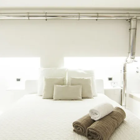 Alessia's Flat - Mac Mahon *