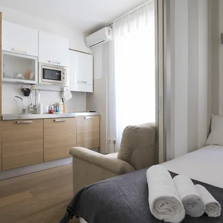 Apartment Retreats Porta Venezia Milan