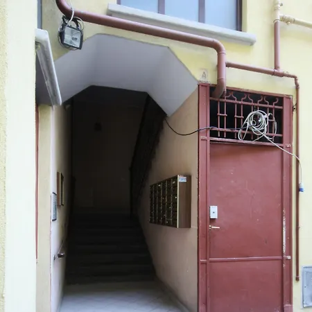 Colorful Porta Romana Apartment Milan
