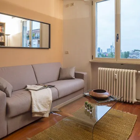 Joivy Warm Family Flat For 4 With Terrace In * Milánó